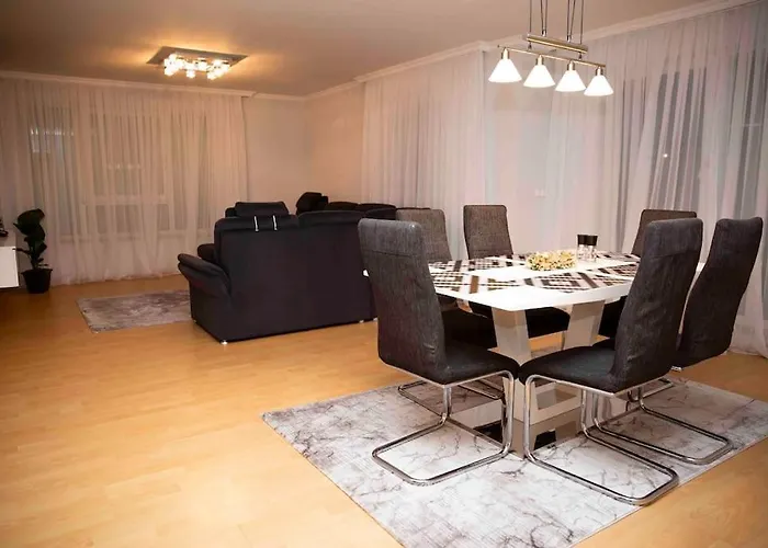 Deluxe Apartment